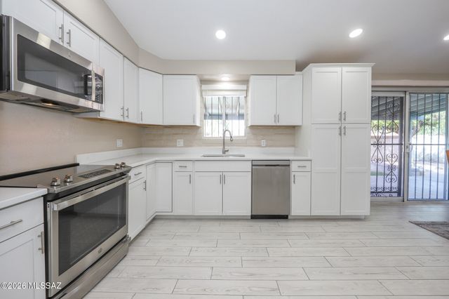 2497 W Placita De Ramo, Tucson, AZ 85741