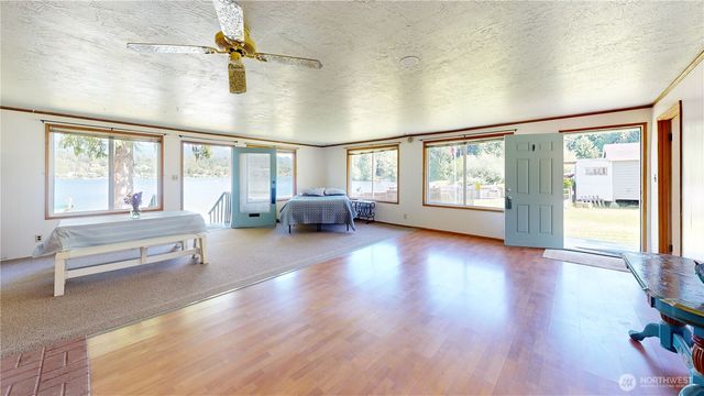 18375 W Big Lake Boulevard, Mount Vernon, WA 98274