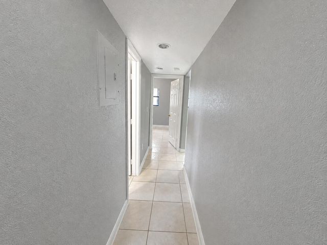 421 NW 7TH Street 1-4, Fort Lauderdale, FL 33311