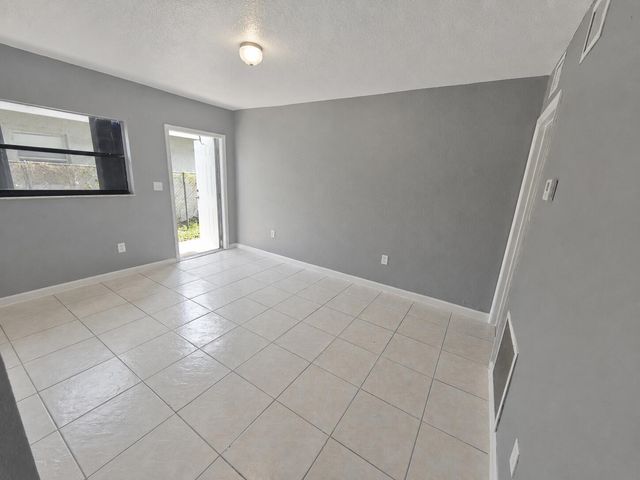 421 NW 7TH Street 1-4, Fort Lauderdale, FL 33311