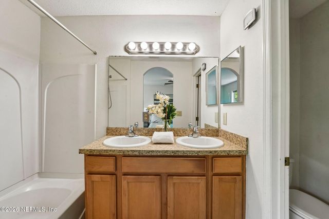 6865 MISTY VIEW Drive, Jacksonville, FL 32210