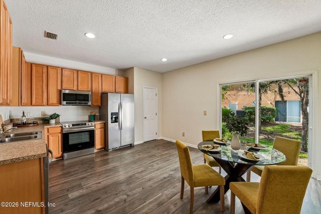 6865 MISTY VIEW Drive, Jacksonville, FL 32210