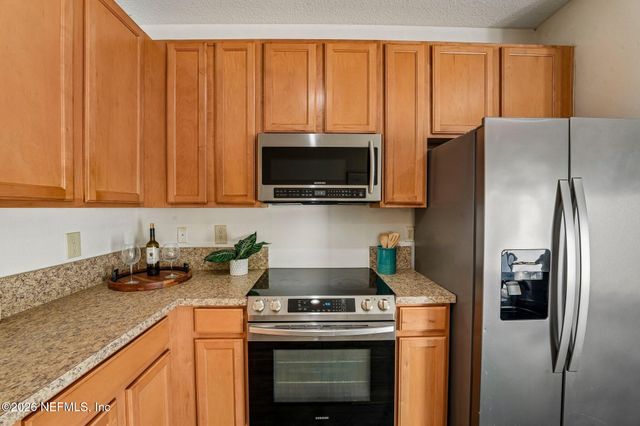 6865 MISTY VIEW Drive, Jacksonville, FL 32210