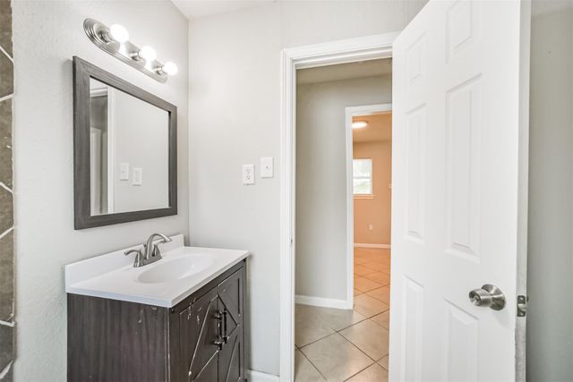1715 Fidelity Street, Houston, TX 77029