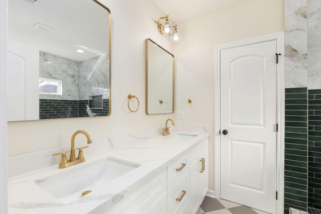 102 E Valverde Street, Brenham, TX 77833