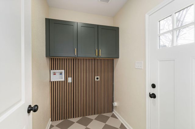 102 E Valverde Street, Brenham, TX 77833