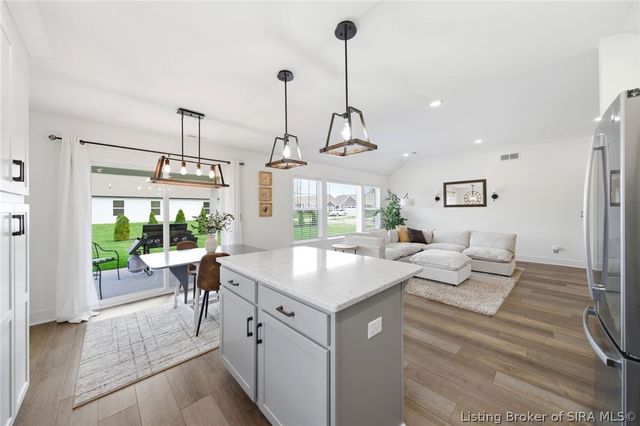 3911 Golden Apple Way, Jeffersonville, IN 47130