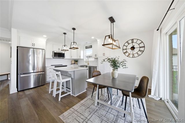 3911 Golden Apple Way, Jeffersonville, IN 47130