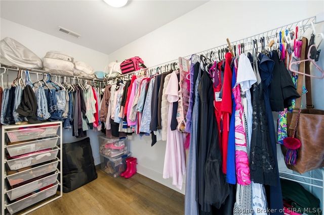 3911 Golden Apple Way, Jeffersonville, IN 47130