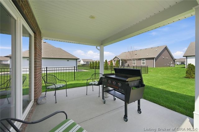 3911 Golden Apple Way, Jeffersonville, IN 47130