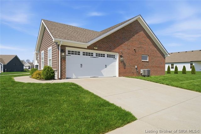 3911 Golden Apple Way, Jeffersonville, IN 47130