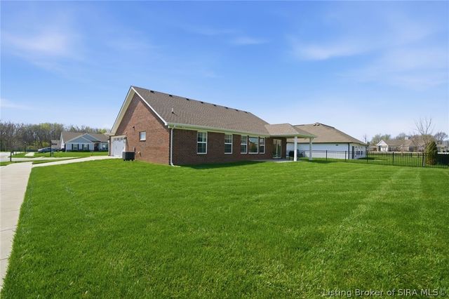 3911 Golden Apple Way, Jeffersonville, IN 47130