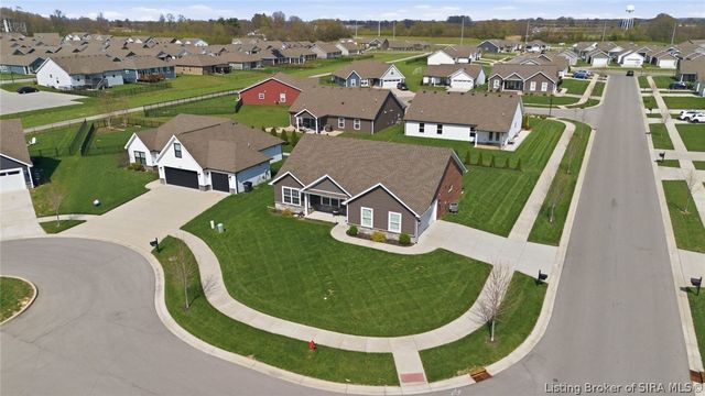 3911 Golden Apple Way, Jeffersonville, IN 47130