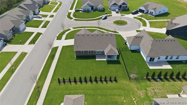 3911 Golden Apple Way, Jeffersonville, IN 47130