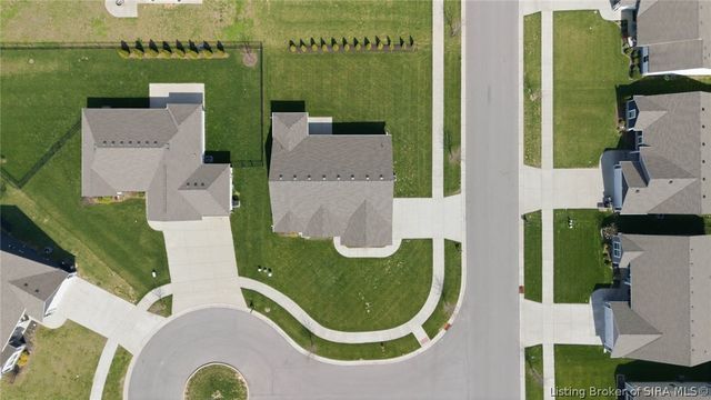 3911 Golden Apple Way, Jeffersonville, IN 47130