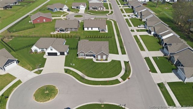 3911 Golden Apple Way, Jeffersonville, IN 47130