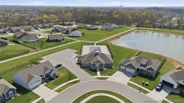 3911 Golden Apple Way, Jeffersonville, IN 47130