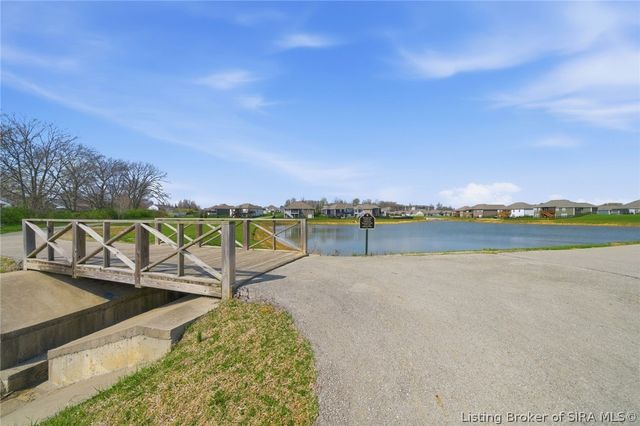 3911 Golden Apple Way, Jeffersonville, IN 47130