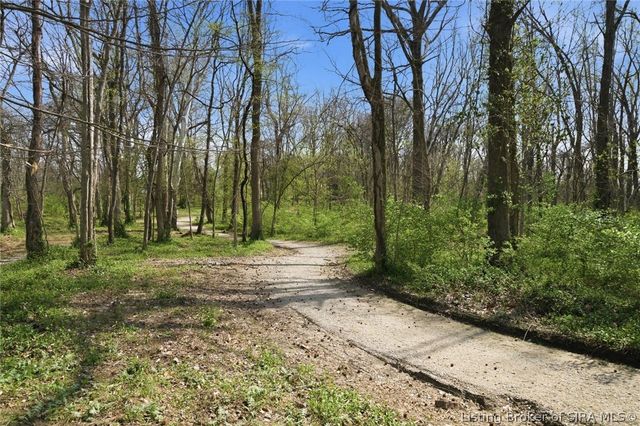 3911 Golden Apple Way, Jeffersonville, IN 47130