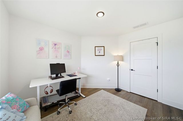 3911 Golden Apple Way, Jeffersonville, IN 47130