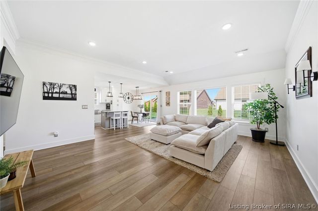 3911 Golden Apple Way, Jeffersonville, IN 47130