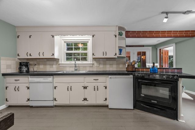 9 Wesquansett Road, Orleans, MA 02653
