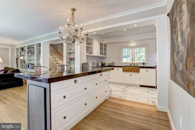 5204 WESTWOOD DR, Bethesda, MD 20816