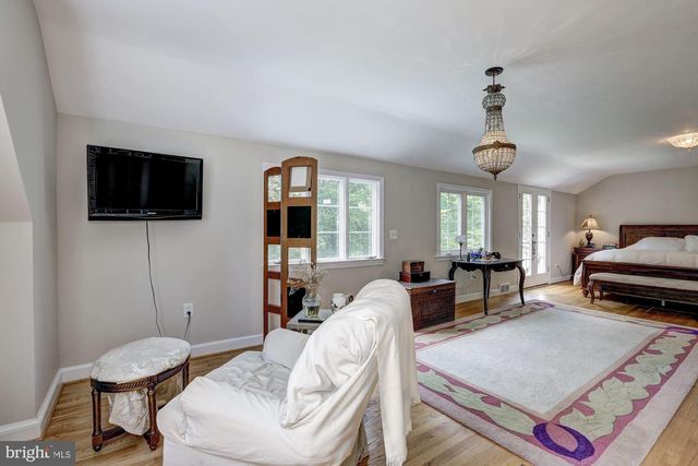 5204 WESTWOOD DR, Bethesda, MD 20816