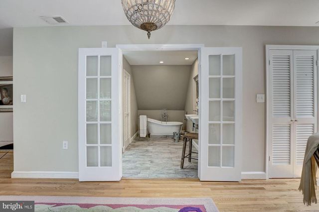 5204 WESTWOOD DR, Bethesda, MD 20816