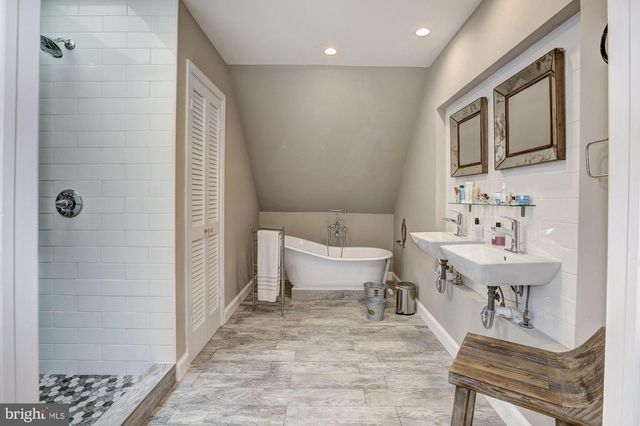 5204 WESTWOOD DR, Bethesda, MD 20816