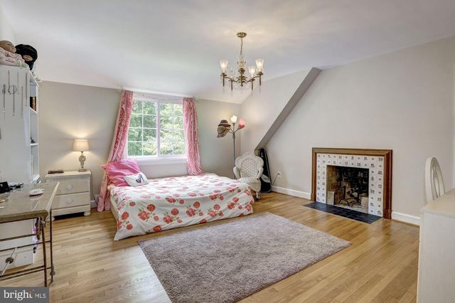 5204 WESTWOOD DR, Bethesda, MD 20816