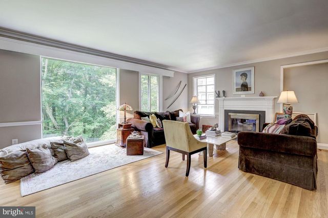 5204 WESTWOOD DR, Bethesda, MD 20816