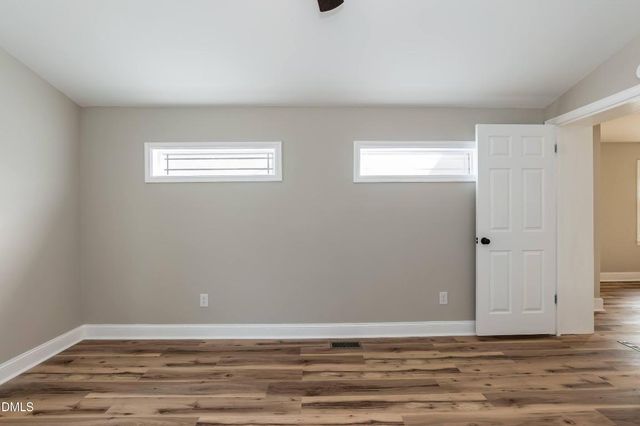 802 Roanoke Avenue, Henderson, NC 27536