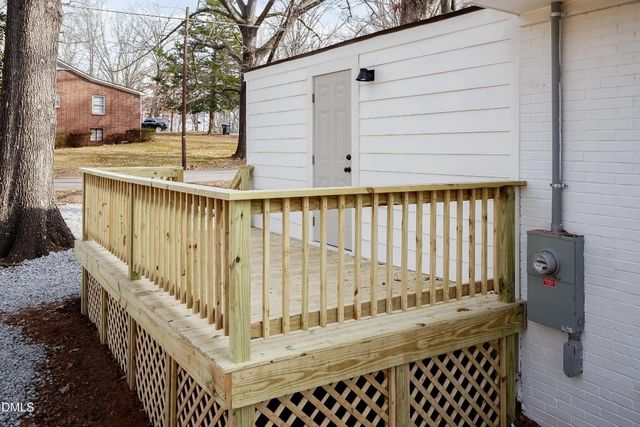 802 Roanoke Avenue, Henderson, NC 27536