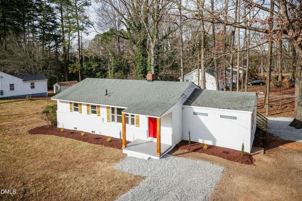 802 Roanoke Avenue, Henderson, NC 27536