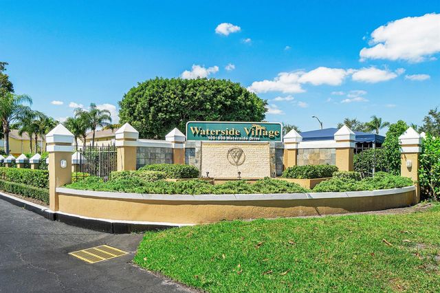 170 WATERSIDE Drive 170, Hypoluxo, FL 33462