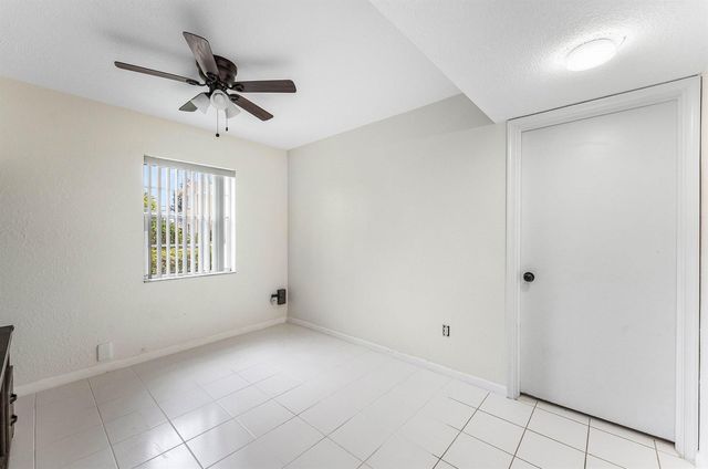 170 WATERSIDE Drive 170, Hypoluxo, FL 33462