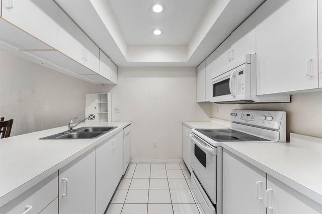 170 WATERSIDE Drive 170, Hypoluxo, FL 33462