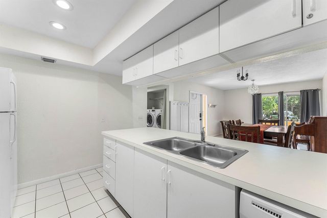 170 WATERSIDE Drive 170, Hypoluxo, FL 33462