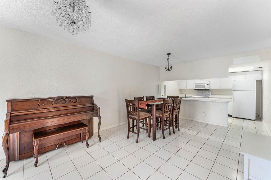 170 WATERSIDE Drive 170, Hypoluxo, FL 33462