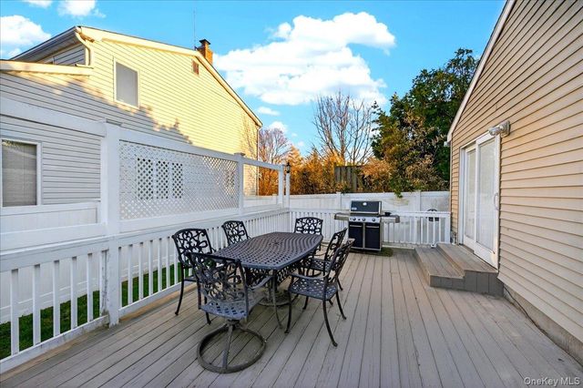 2 Pike Street, East Patchogue, NY 11772