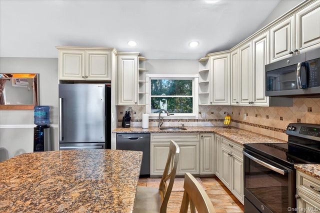 2 Pike Street, East Patchogue, NY 11772