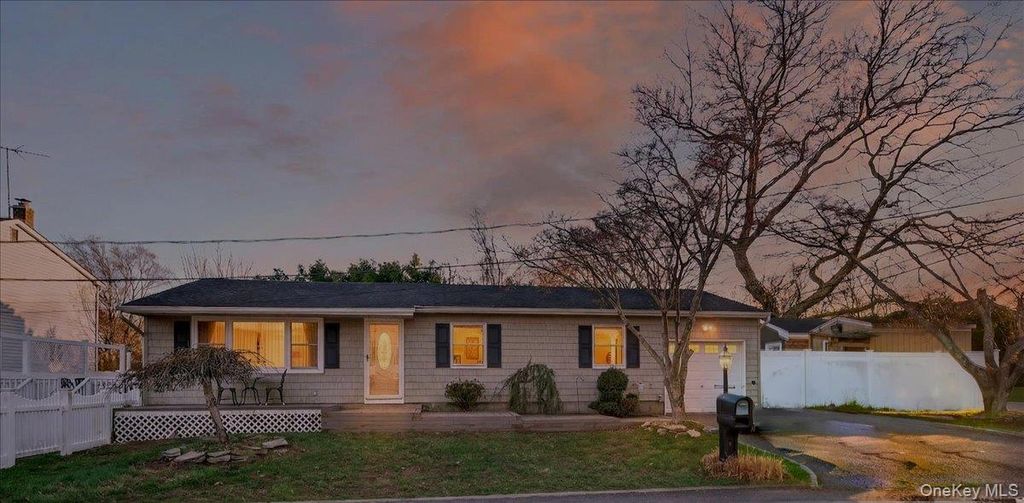 2 Pike Street, East Patchogue, NY 11772