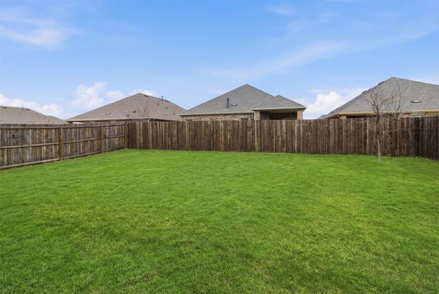 10407 Twisting Springs Drive, Aubrey, TX 76227