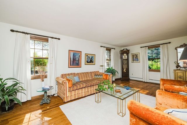 146 Colonial Dr, Somerset, MA 02726