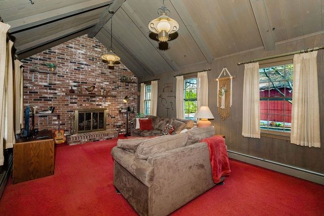 146 Colonial Dr, Somerset, MA 02726