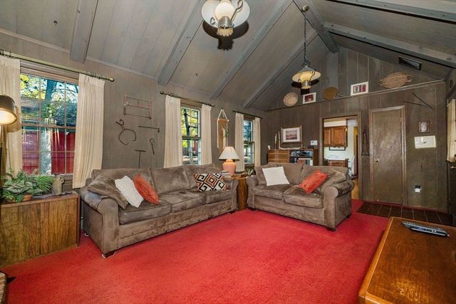 146 Colonial Dr, Somerset, MA 02726