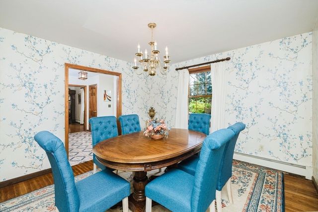 146 Colonial Dr, Somerset, MA 02726