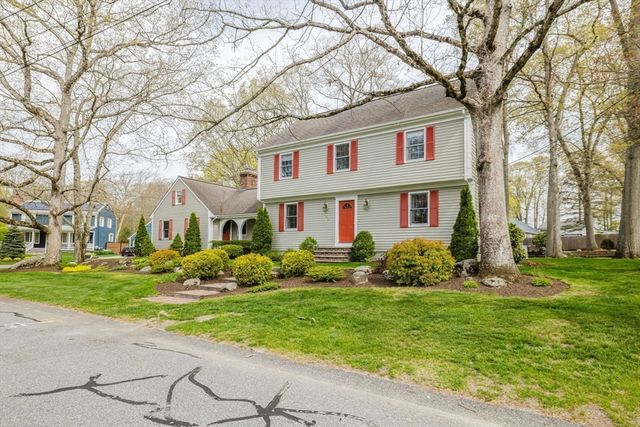 146 Colonial Dr, Somerset, MA 02726