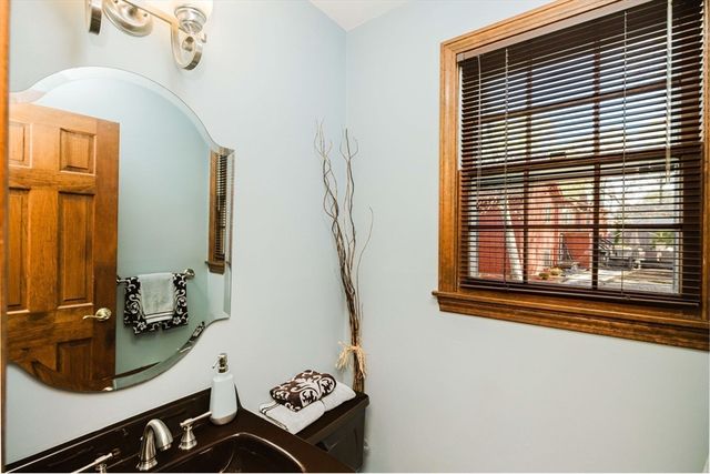146 Colonial Dr, Somerset, MA 02726